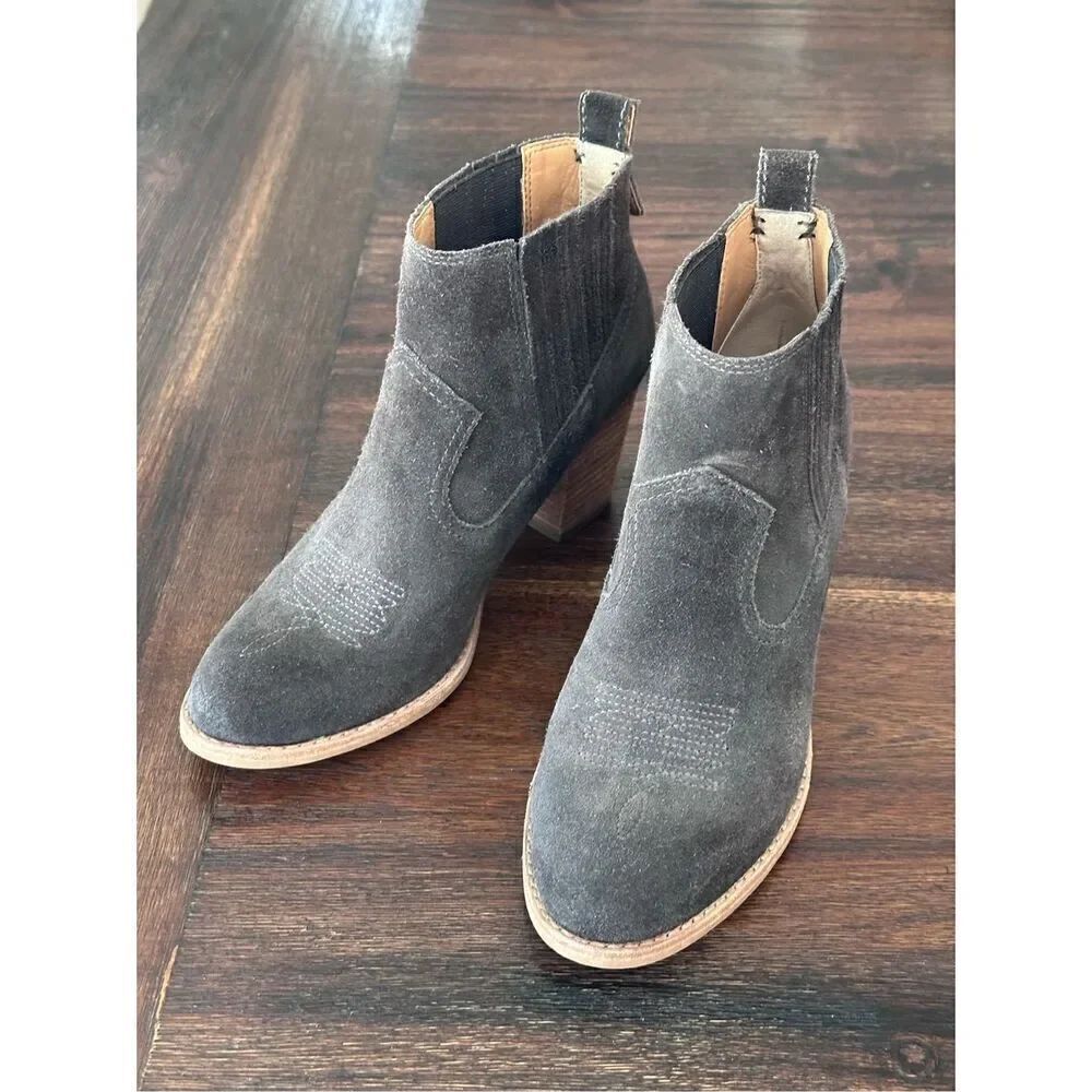 Women’s Dolce Vita Jones Booties in gray suede